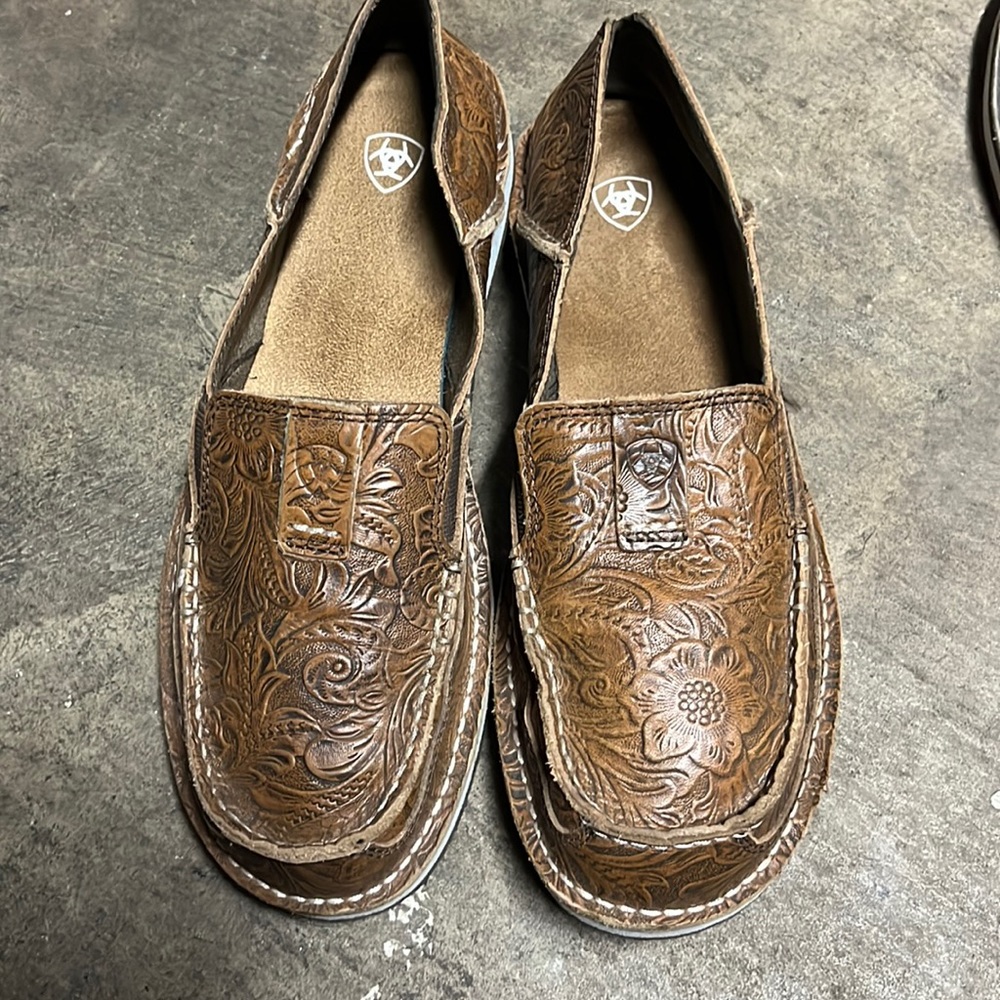 Ariat Cruisers